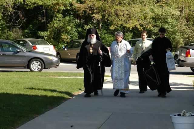 His Eminence, Archbishop JOB Spends the Evening with the Students from the Midwest