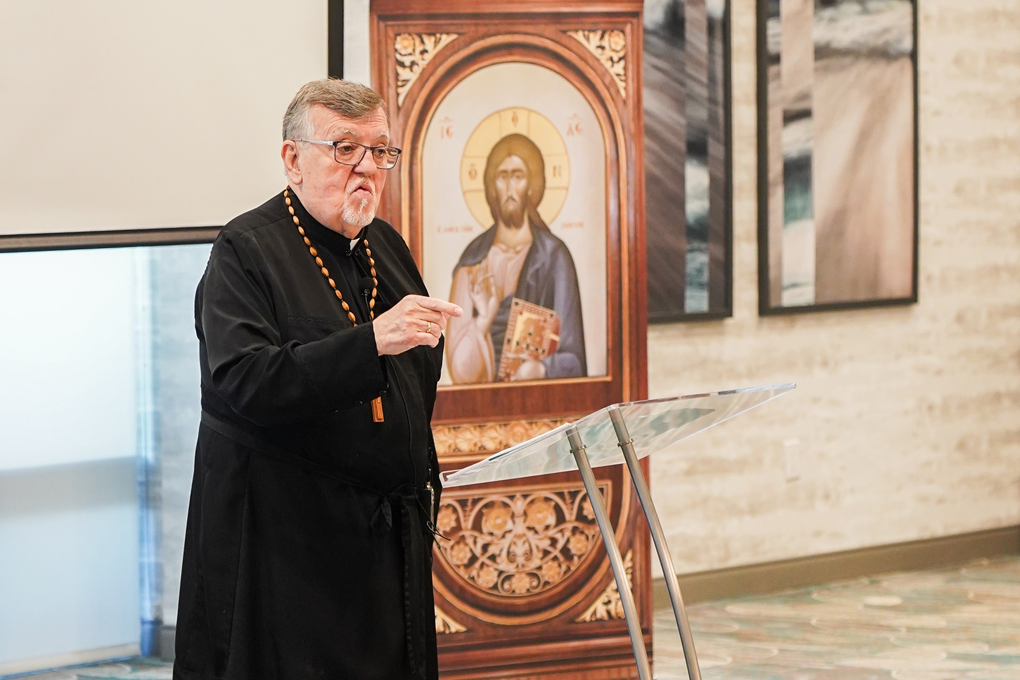 St. Tikhon's Seminary News & Events Fr. John Kowalczyk speaking at CrossRoad 2.0.